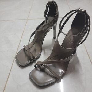 NEW DKNY Women's Audrey Strappy Stiletto Dress Sandals Gray